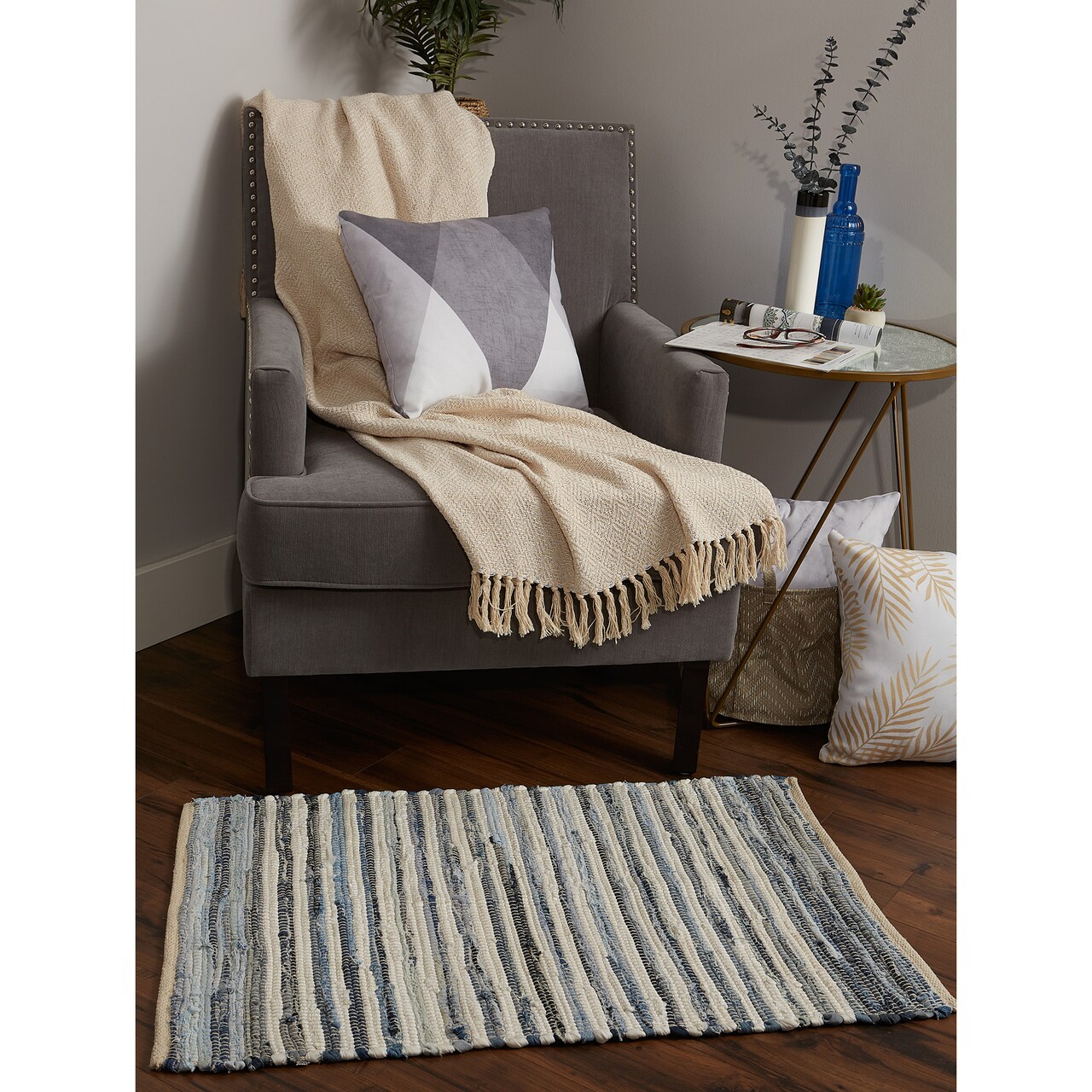 Contemporary Home Living 2' x 3' Vertical Striped Reversible Area Throw Rug - Blue and White